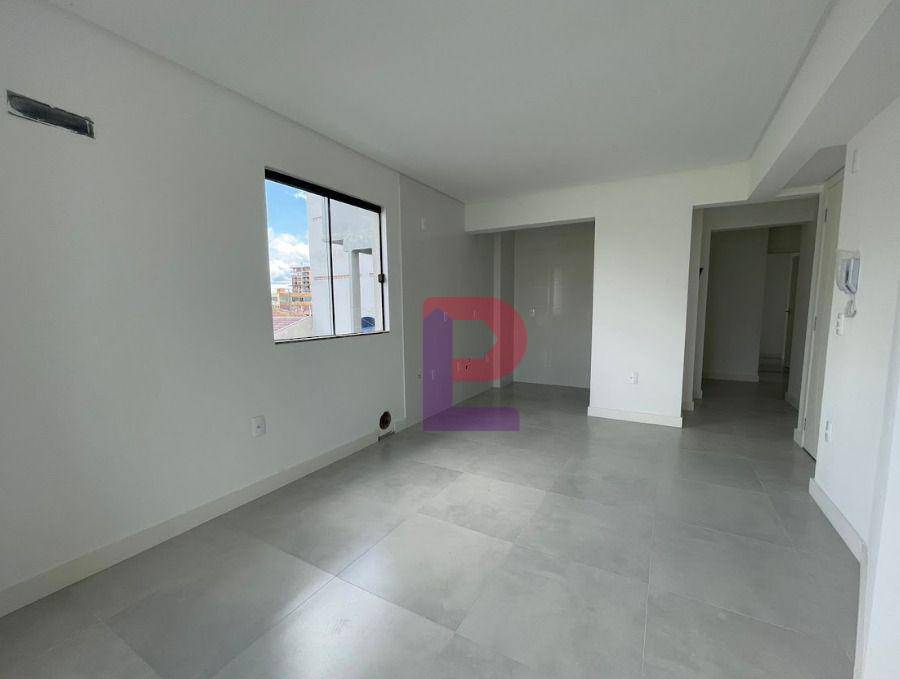 Apartamento à venda com 2 quartos, 62m² - Foto 3
