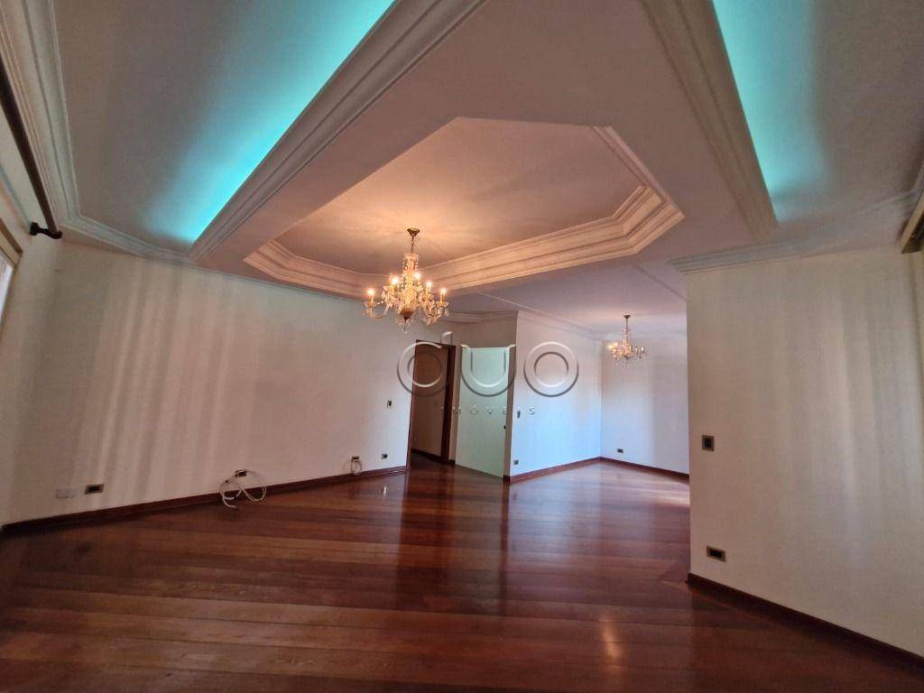Casa à venda com 3 quartos, 315m² - Foto 2