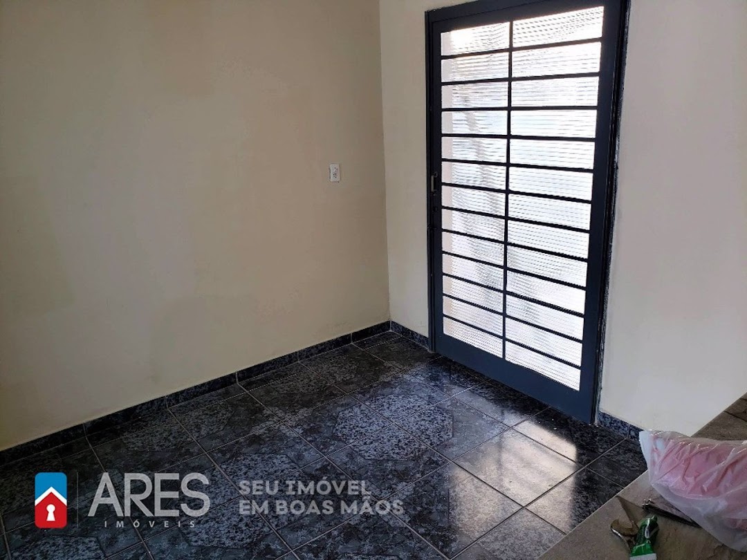 Casa para alugar com 2 quartos, 150m² - Foto 5