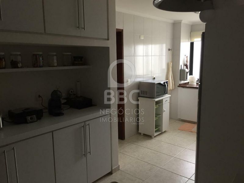 Apartamento à venda com 3 quartos, 140m² - Foto 11