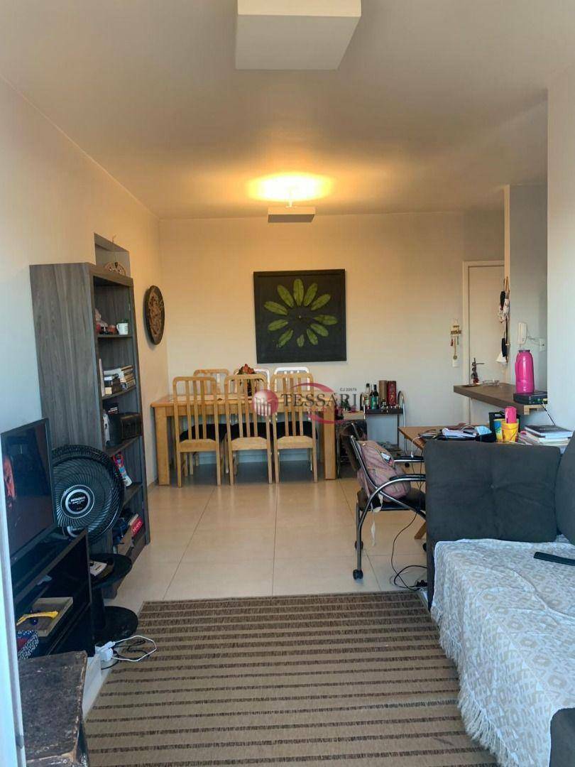 Apartamento à venda com 2 quartos, 70m² - Foto 3