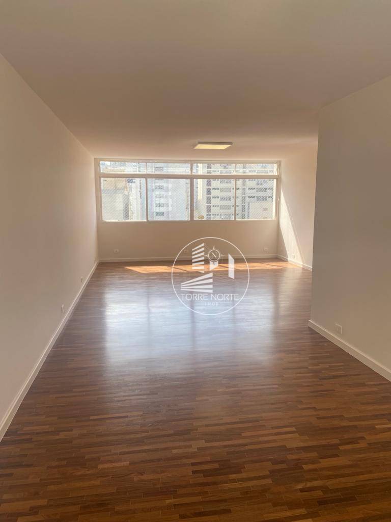 Apartamento para alugar com 3 quartos, 163m² - Foto 2