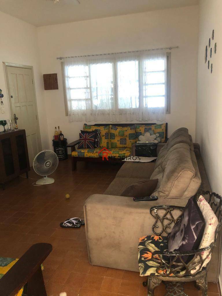 Casa à venda com 2 quartos, 74m² - Foto 2