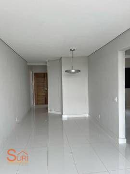 Apartamento à venda com 2 quartos, 70m² - Foto 2