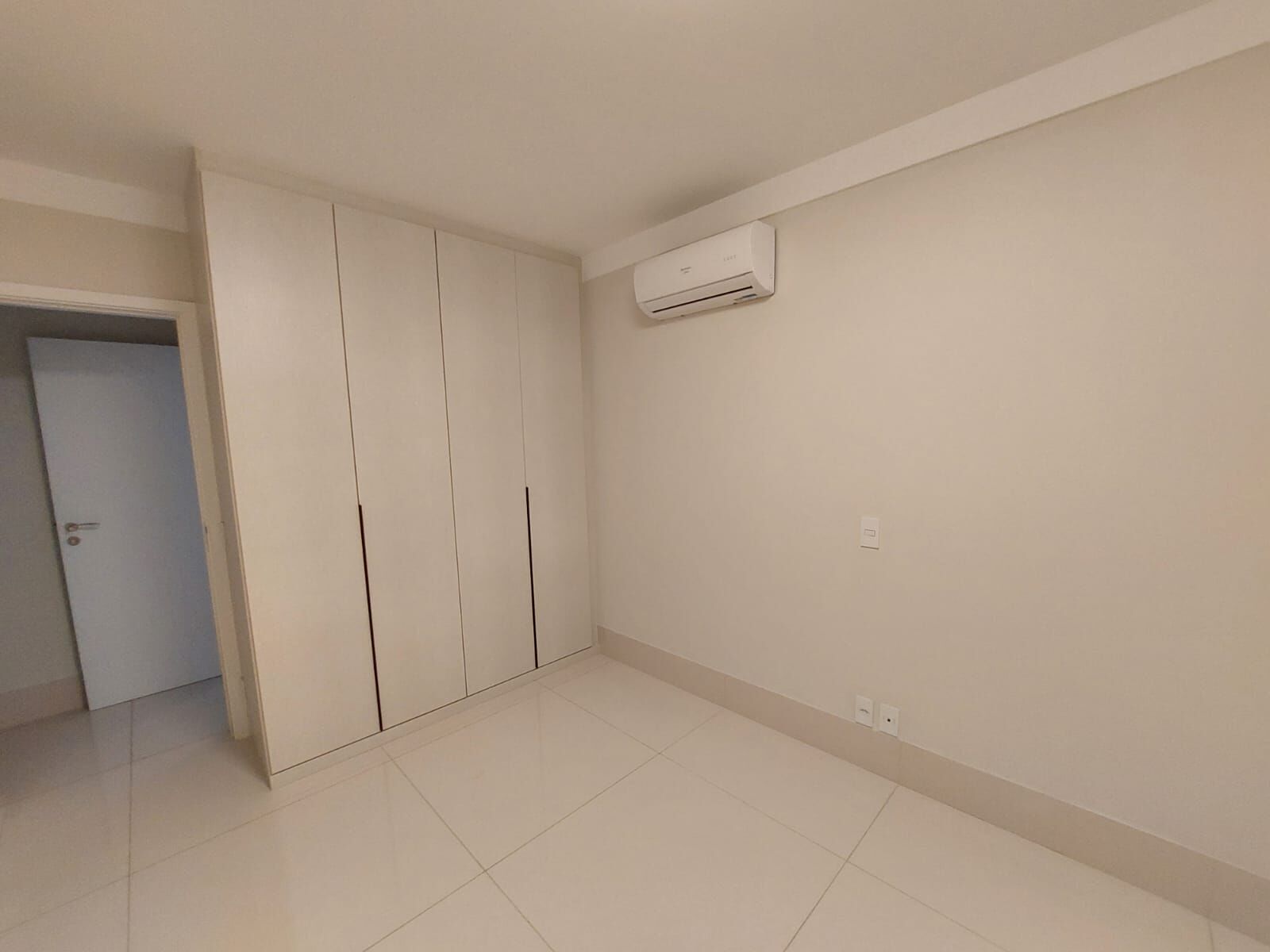 Apartamento para alugar com 3 quartos, 154m² - Foto 13