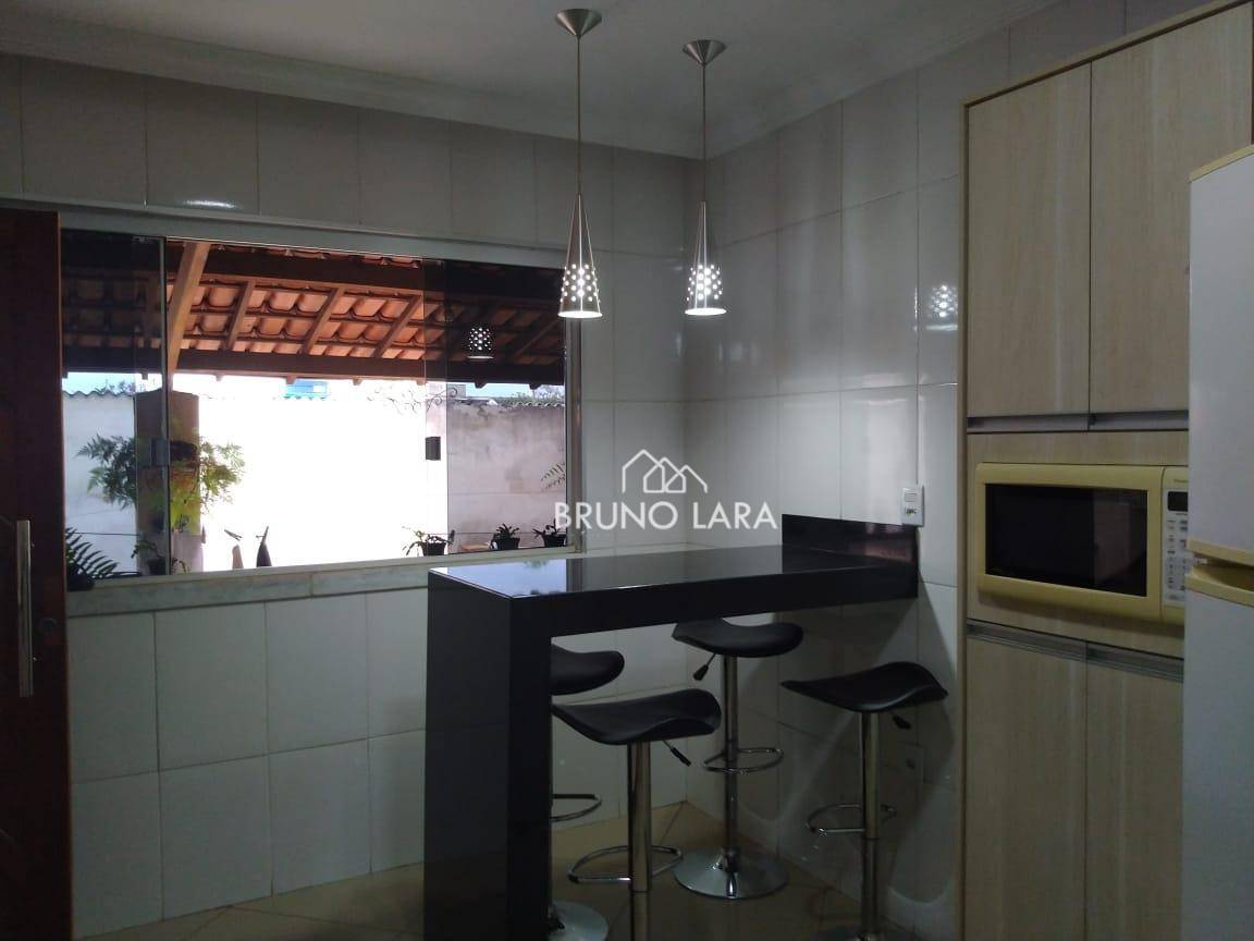 Casa à venda com 3 quartos, 220m² - Foto 11