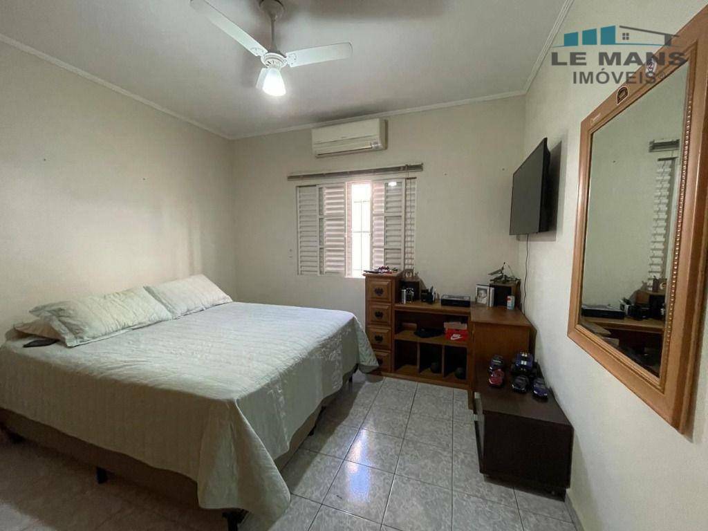 Casa à venda com 3 quartos, 240m² - Foto 7