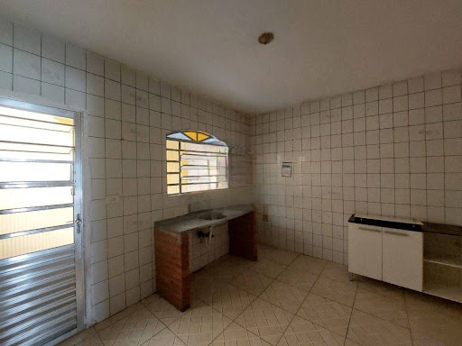 Sobrado à venda com 10 quartos, 300m² - Foto 7