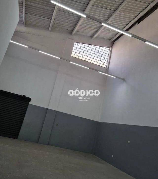 Depósito-Galpão-Armazém para alugar, 200m² - Foto 2