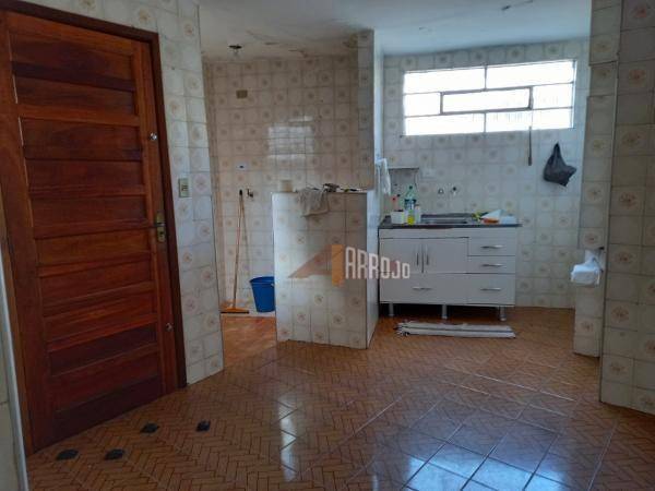 Casa à venda com 3 quartos, 234m² - Foto 6