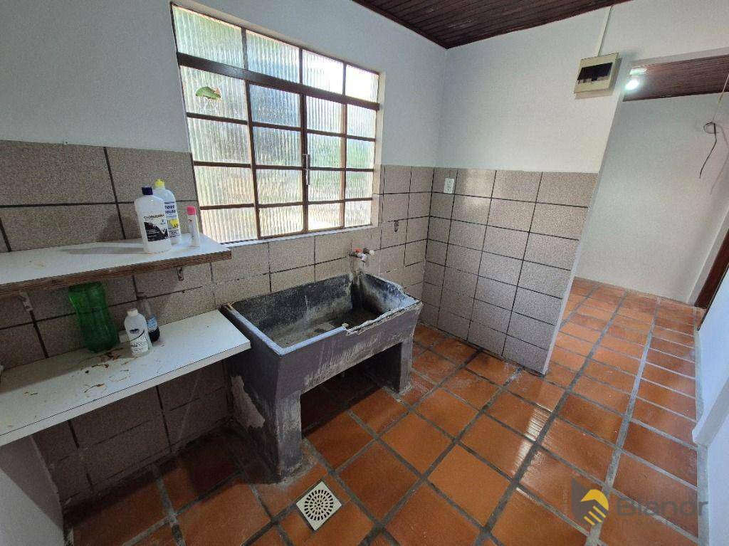 Casa para alugar com 3 quartos, 209m² - Foto 25