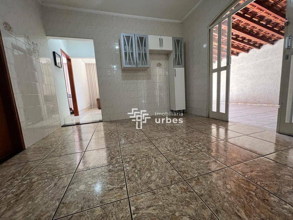 Casa à venda com 2 quartos, 108m² - Foto 26