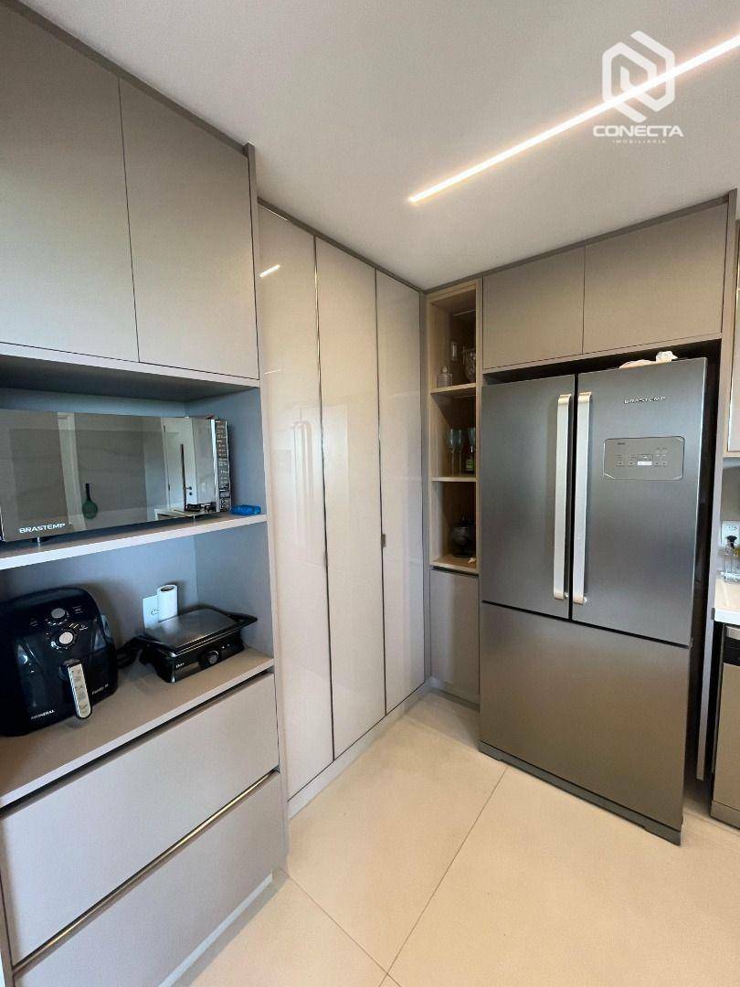 Apartamento à venda com 4 quartos, 200m² - Foto 21