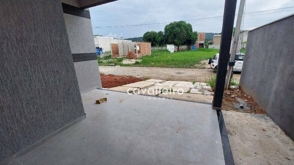 Casa de Condomínio à venda com 3 quartos, 240m² - Foto 2