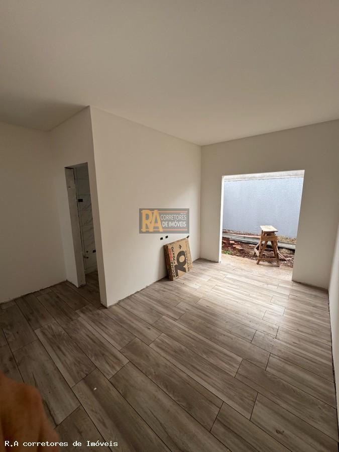 Casa à venda com 2 quartos, 125m² - Foto 4