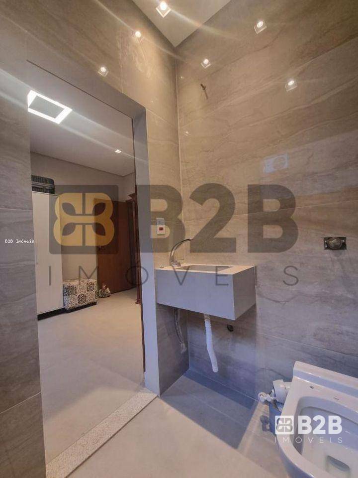 Casa à venda com 3 quartos, 225m² - Foto 12