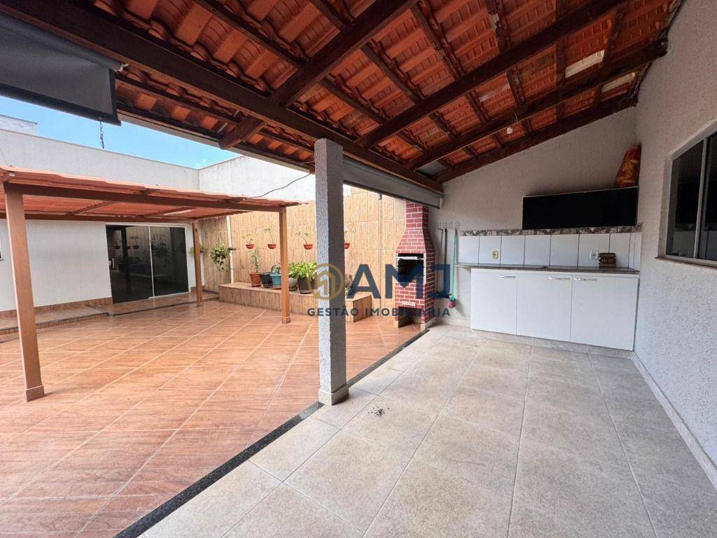 Casa para alugar com 3 quartos, 301m² - Foto 25