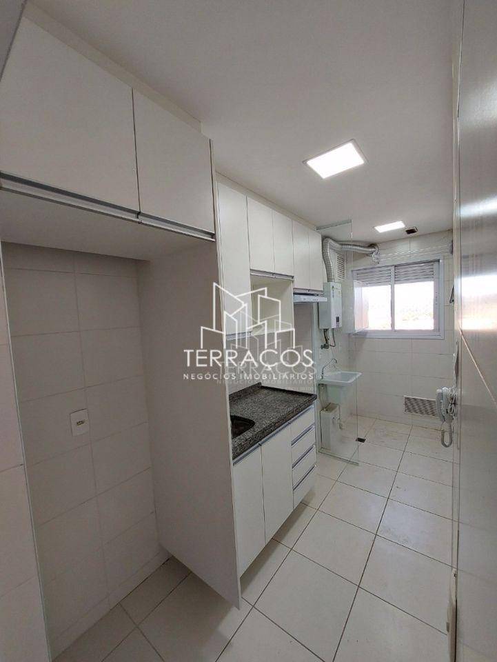 Apartamento à venda com 3 quartos, 61m² - Foto 2