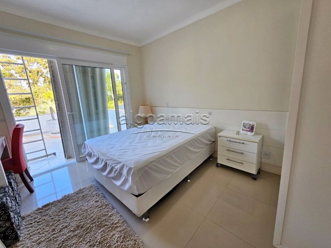 Casa de Condomínio à venda com 4 quartos, 300m² - Foto 38