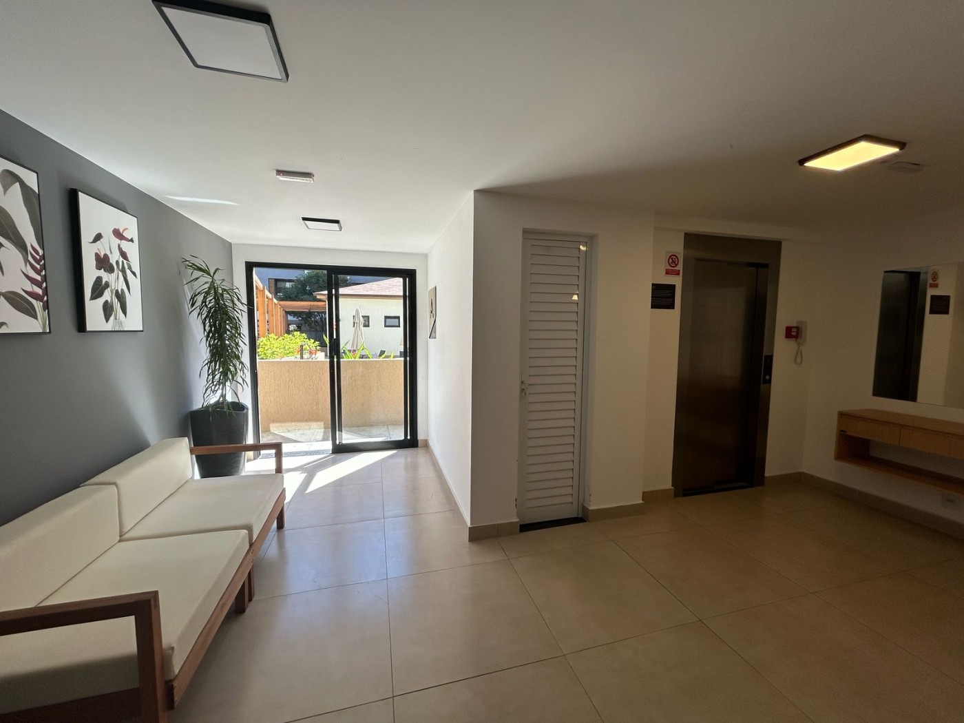 Apartamento à venda com 2 quartos, 62m² - Foto 3