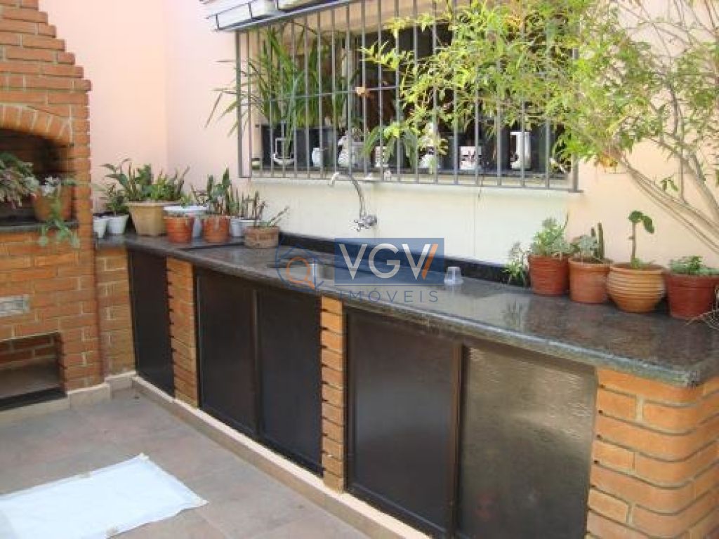 Casa à venda com 3 quartos, 200m² - Foto 14