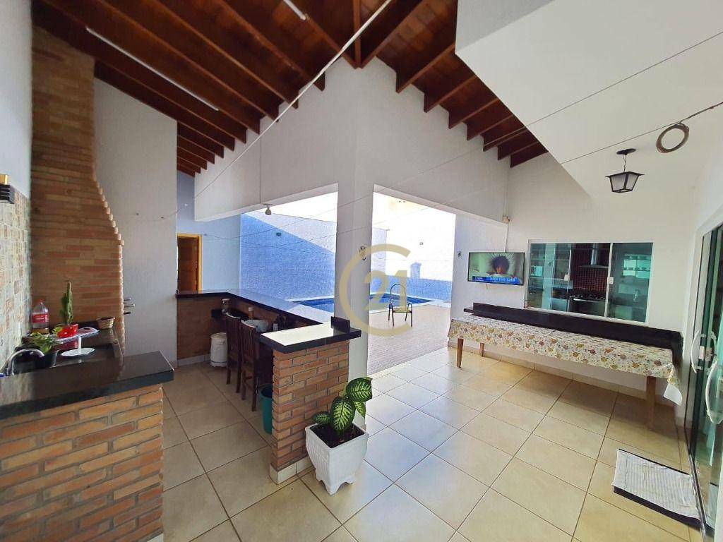 Casa à venda com 4 quartos, 279m² - Foto 3