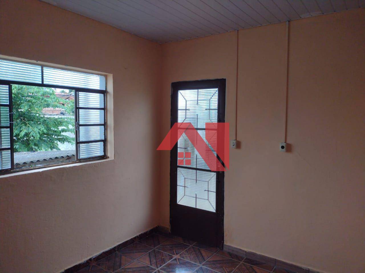 Casa para alugar com 2 quartos, 70m² - Foto 1