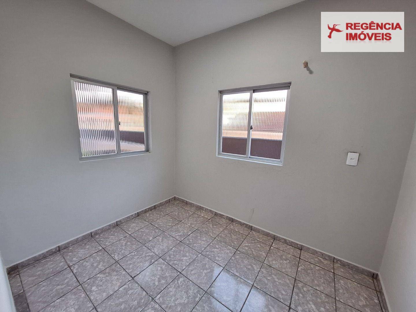 Casa à venda com 3 quartos, 100m² - Foto 35