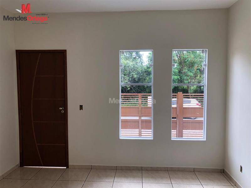 Casa à venda com 2 quartos, 72m² - Foto 2