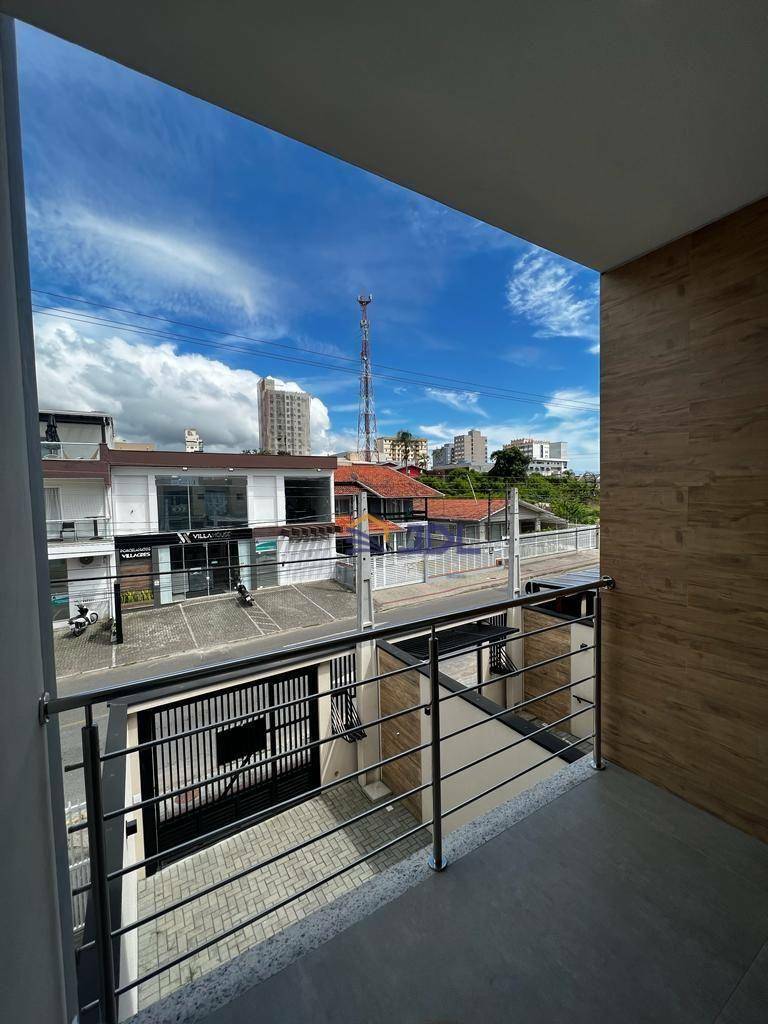 Casa de Condomínio à venda com 2 quartos, 120m² - Foto 2