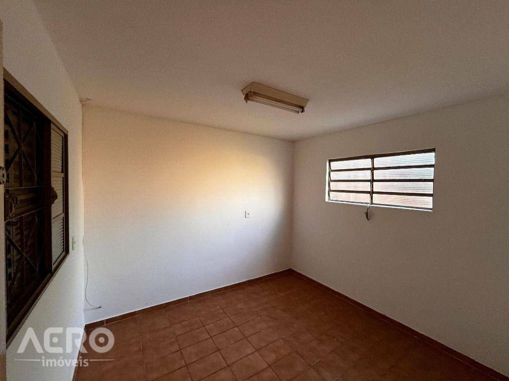 Casa à venda com 3 quartos, 206m² - Foto 16