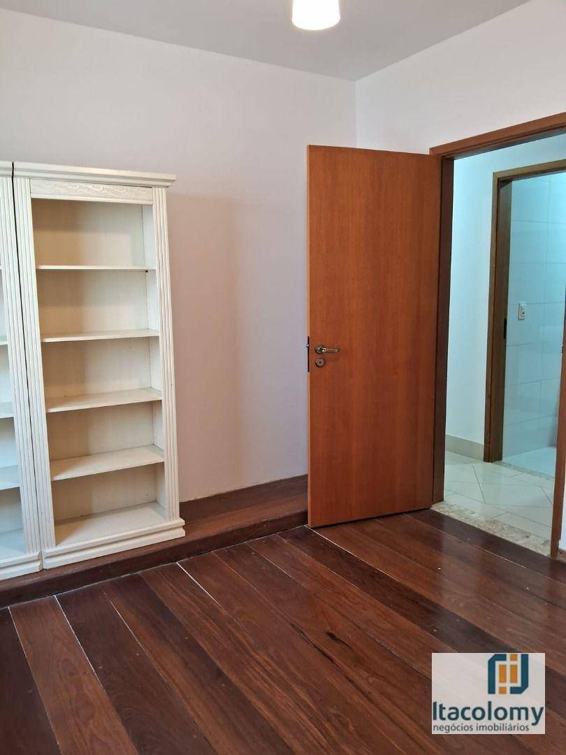 Casa de Condomínio para alugar com 3 quartos, 280m² - Foto 38