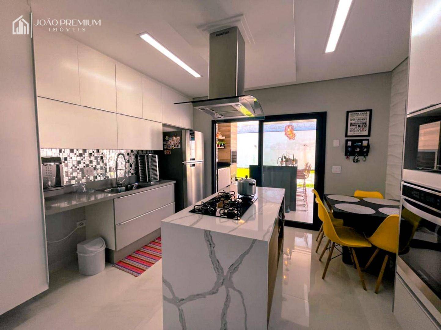 Sobrado à venda com 3 quartos, 328m² - Foto 3