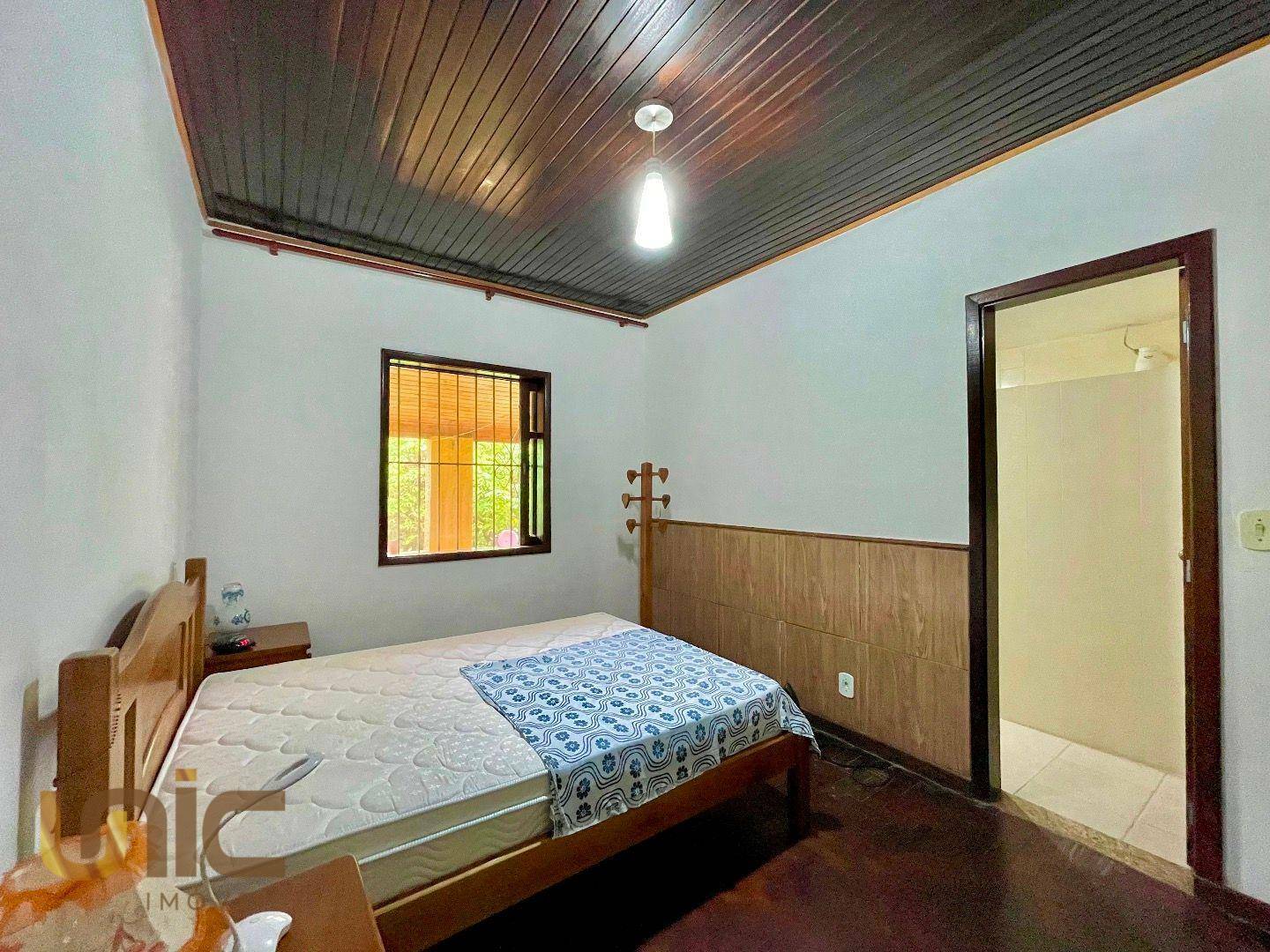 Casa à venda com 5 quartos, 157m² - Foto 9