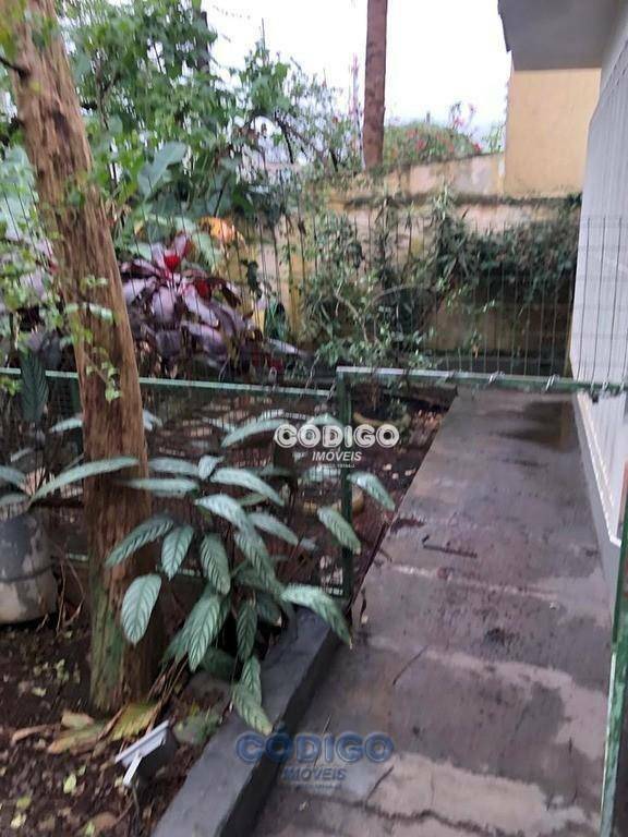 Casa à venda e aluguel com 4 quartos, 300m² - Foto 2