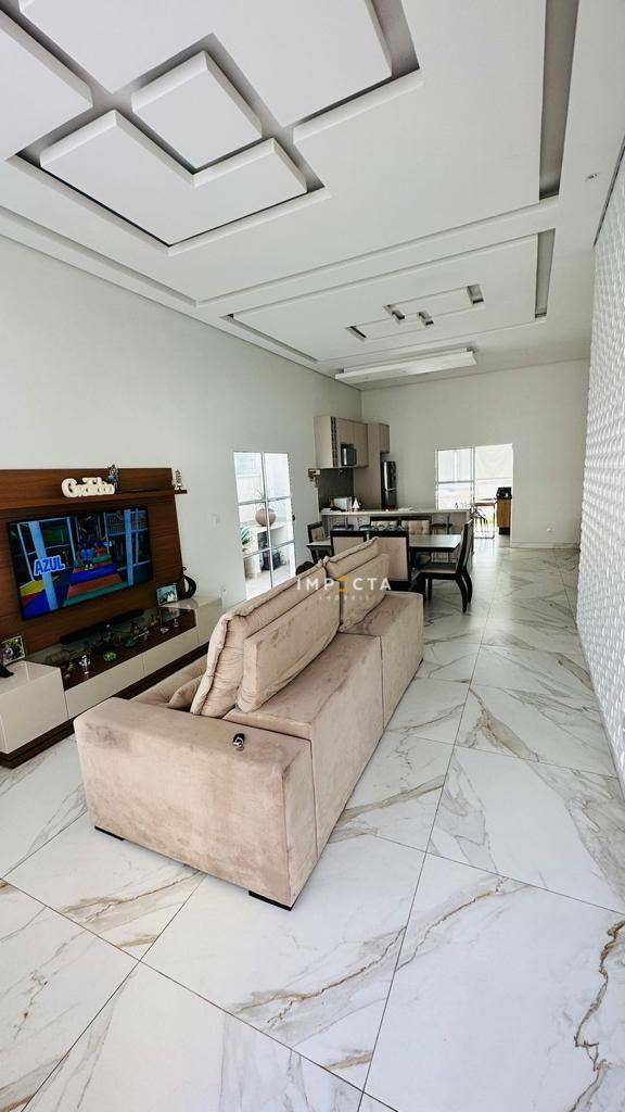 Casa à venda com 3 quartos, 151m² - Foto 1