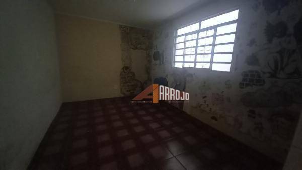 Casa à venda com 6 quartos, 183m² - Foto 15