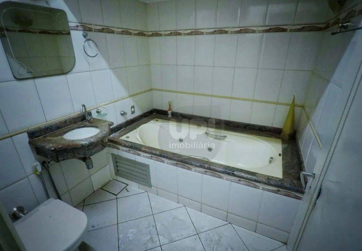 Casa à venda com 6 quartos, 189m² - Foto 9