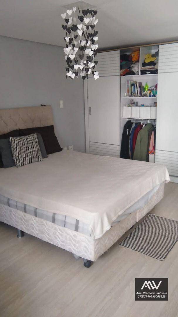 Casa à venda com 5 quartos, 168m² - Foto 32