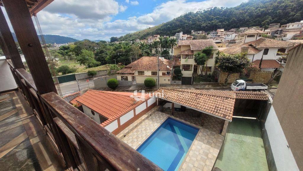 Casa de Condomínio à venda com 4 quartos, 276m² - Foto 2