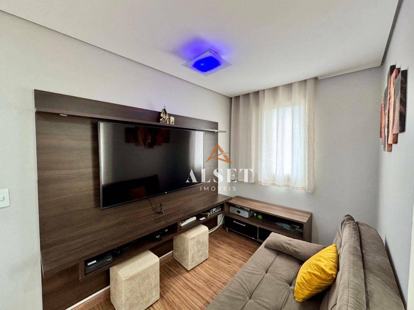 Apartamento à venda com 2 quartos, 64m² - Foto 4