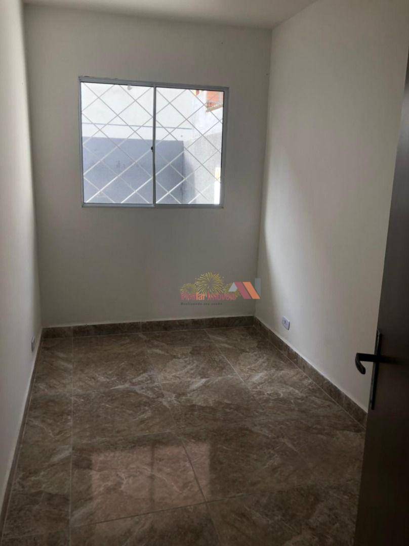 Casa à venda com 2 quartos, 40m² - Foto 4