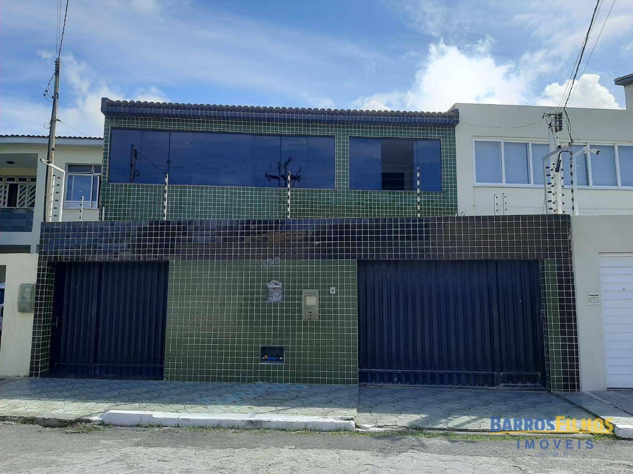 Casa para alugar com 7 quartos, 280M2 - Foto 1