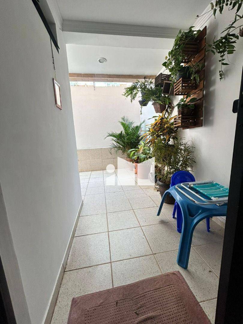 Apartamento à venda com 3 quartos, 130m² - Foto 7