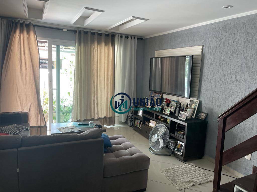 Casa de Condomínio à venda com 4 quartos, 220m² - Foto 4