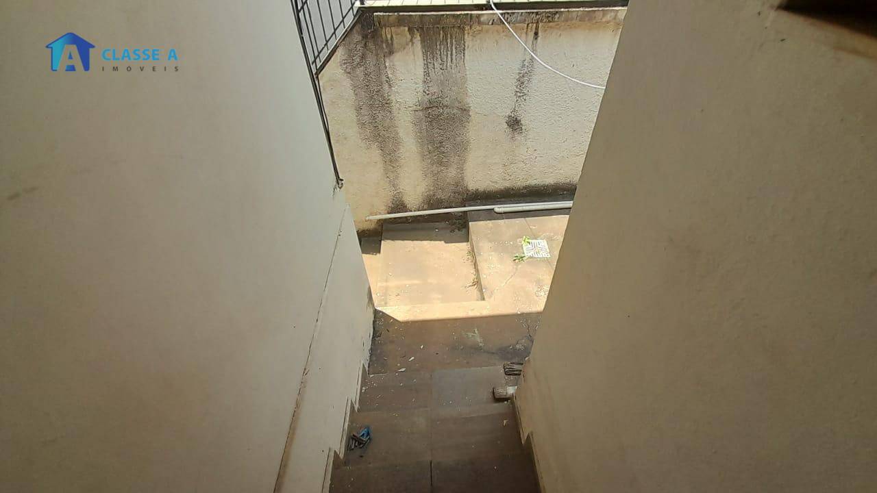 Casa à venda com 3 quartos, 200m² - Foto 22