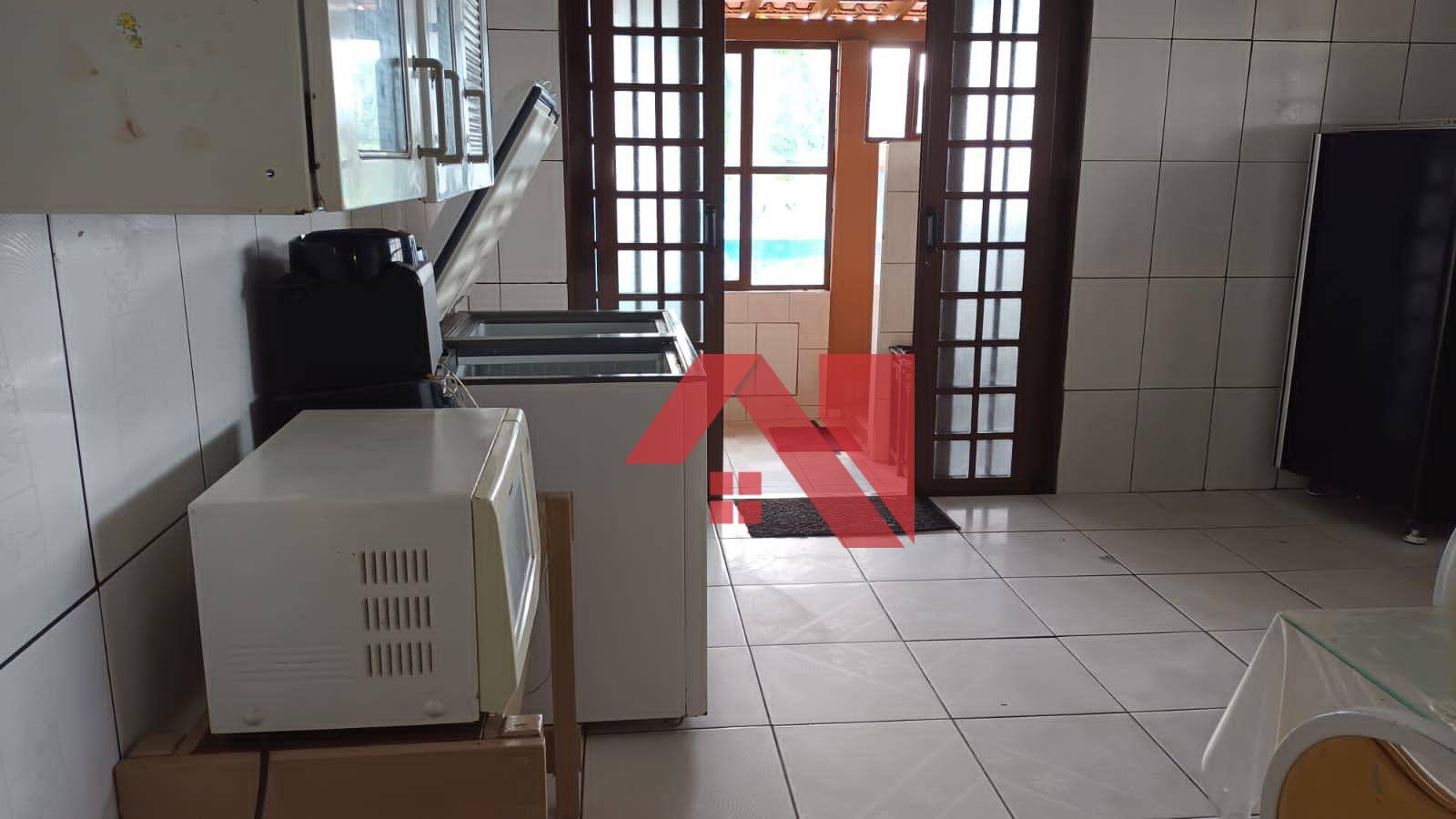 Chácara à venda com 3 quartos, 300m² - Foto 2