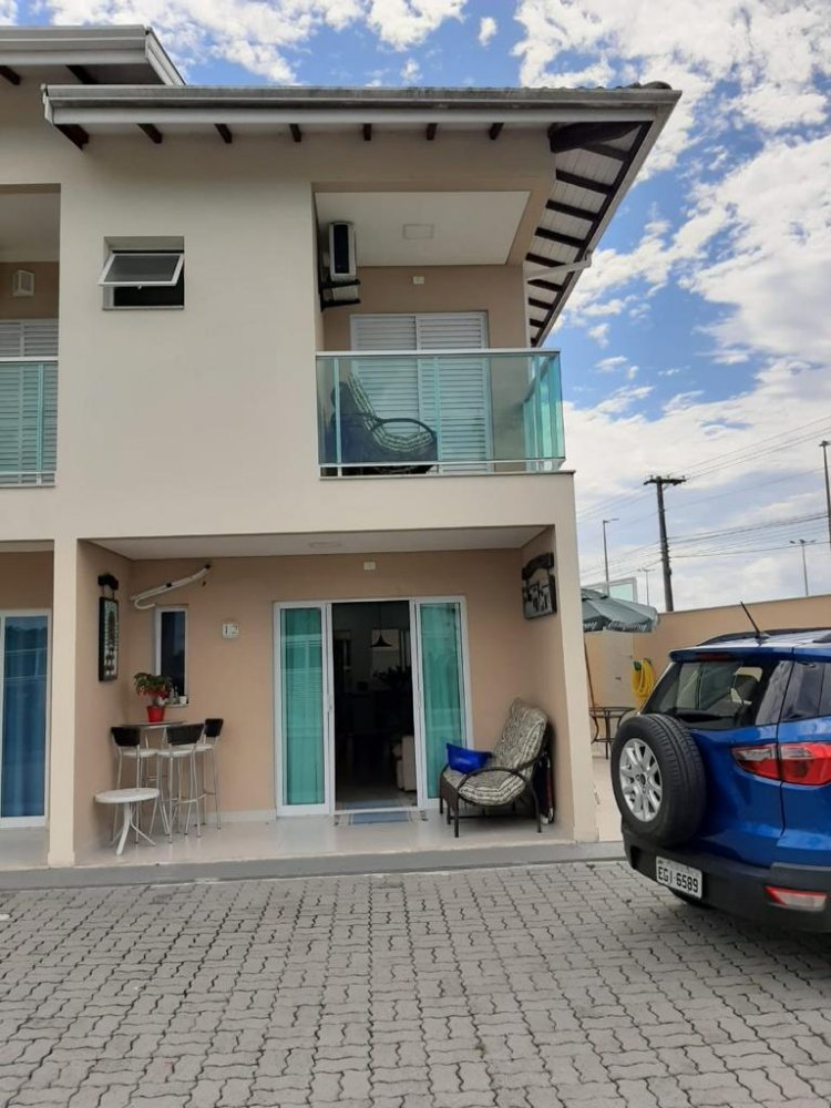 Sobrado à venda com 2 quartos, 150m² - Foto 1