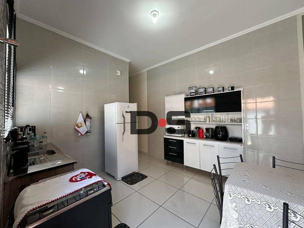 Casa à venda com 2 quartos, 80m² - Foto 6