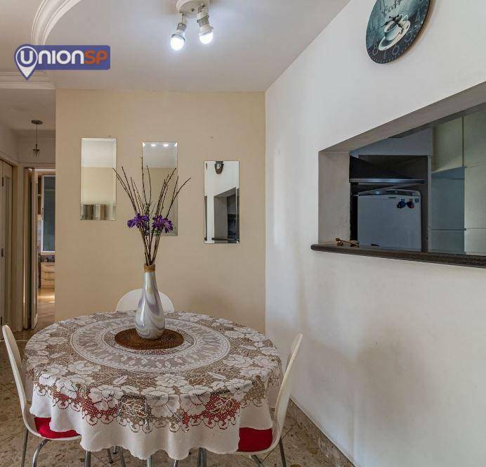 Apartamento à venda com 3 quartos, 70m² - Foto 2